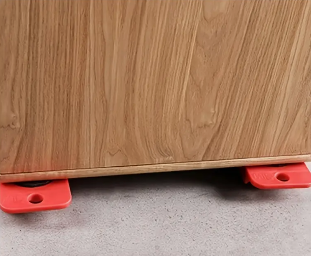 Ensemble de quatre outils pour déplacer des meubles